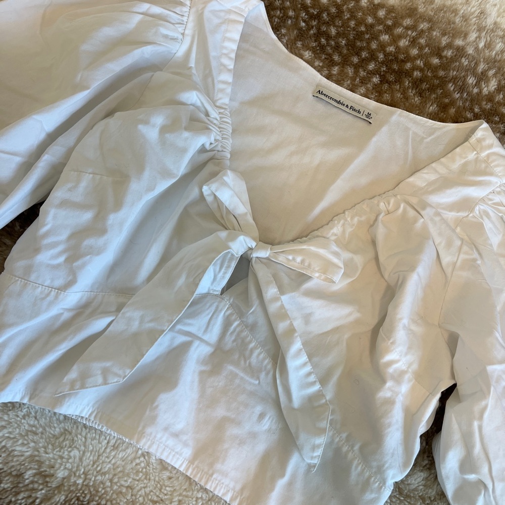 Abercrombie & Fitch Cinch-Front Puff Sleeve Poplin Top